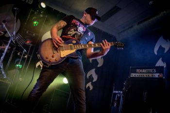 Konzertbericht: Tourette's beim Süchteln brennt 2019