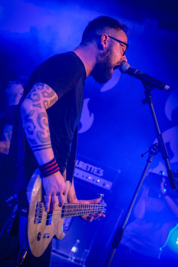 Konzertbericht: Tourette's beim Süchteln brennt 2019