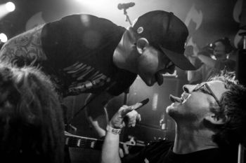 Konzertbericht: Tourette's beim Süchteln brennt 2019